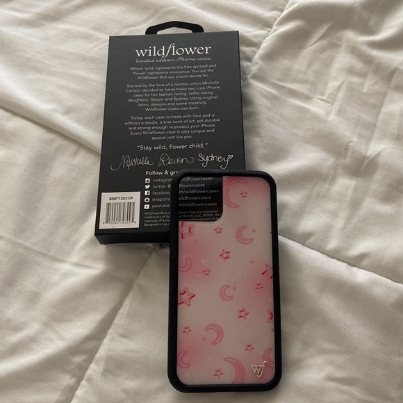 This is an iPhone 11 Pro wildflower phone case - Picture 4 of 5